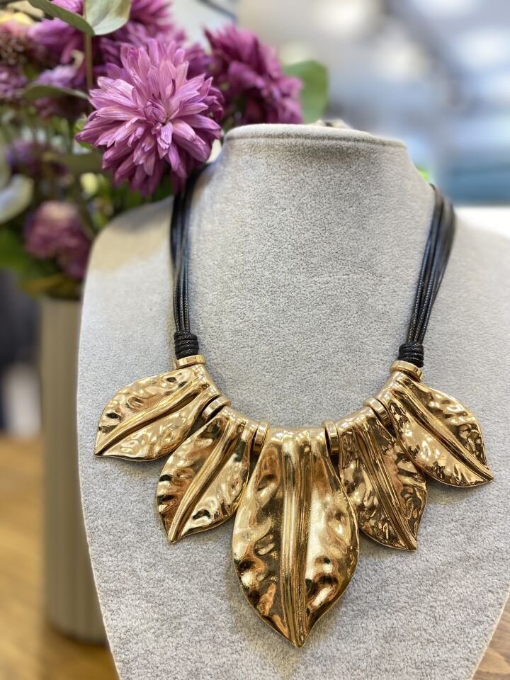 BÜY. ALTIN YAPRAK KO SİYAH - ALTIN