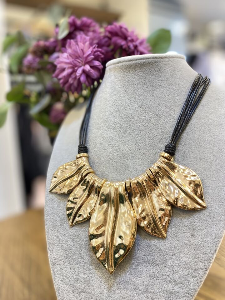 BÜY. ALTIN YAPRAK KO SİYAH - ALTIN