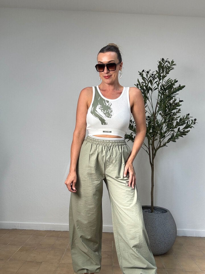 CROP ATLETLİ PARAŞUT KUMAŞ PANTOLONLU TAKIM 0020