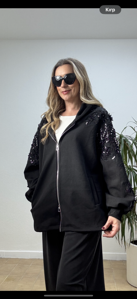 İTHAL KOLLARI TAŞLI KAPÜŞONLU SWEATSHIRT