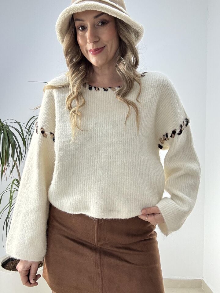 İTHAL LEOPAR DİKİŞLİ YÜN KAZAK KREM / STD