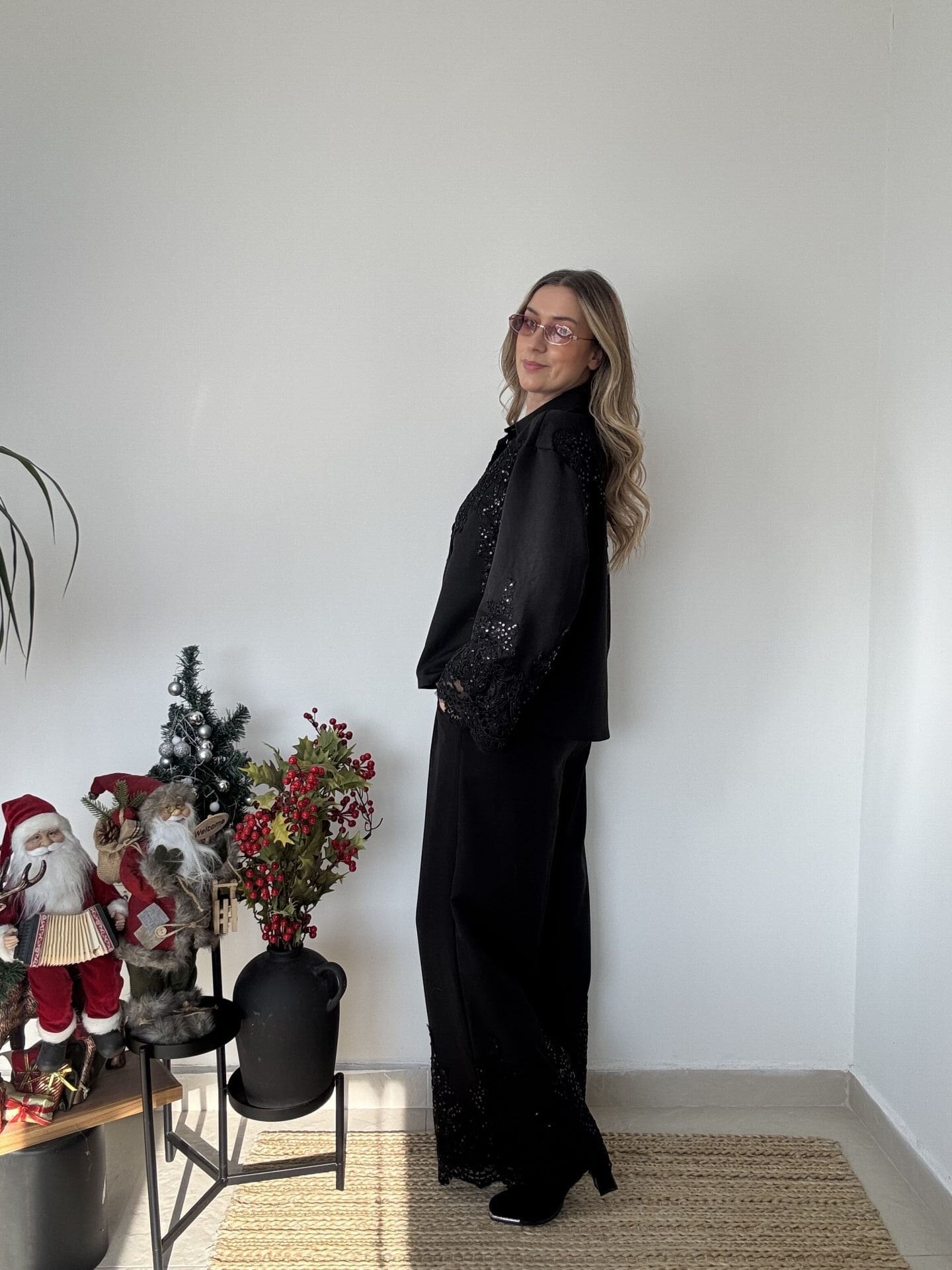 İTHAL DANTEL DETAYLI GÖMLEKLİ TAKIM SİYAH / STD