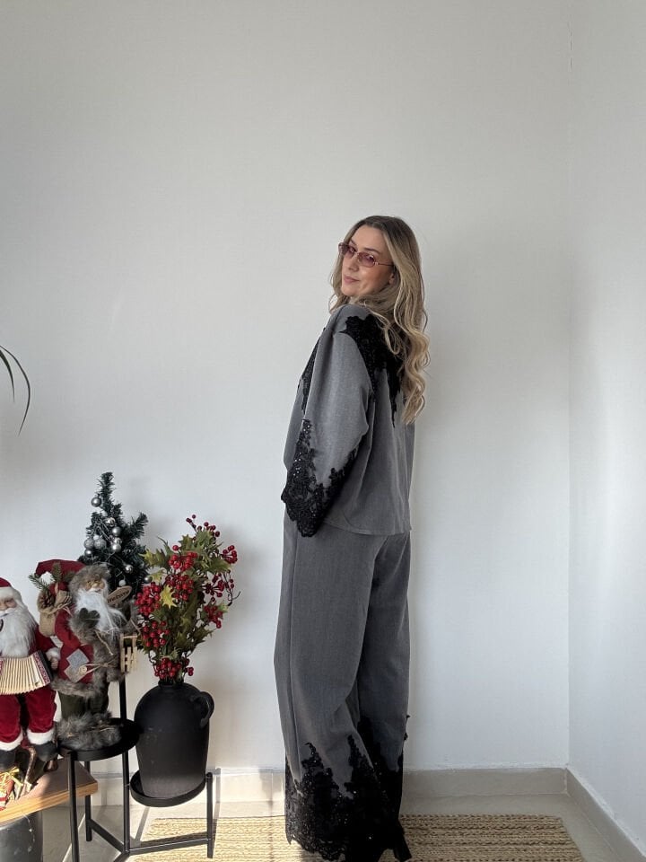 İTHAL DANTEL DETAYLI GÖMLEKLİ TAKIM GRİ / STD