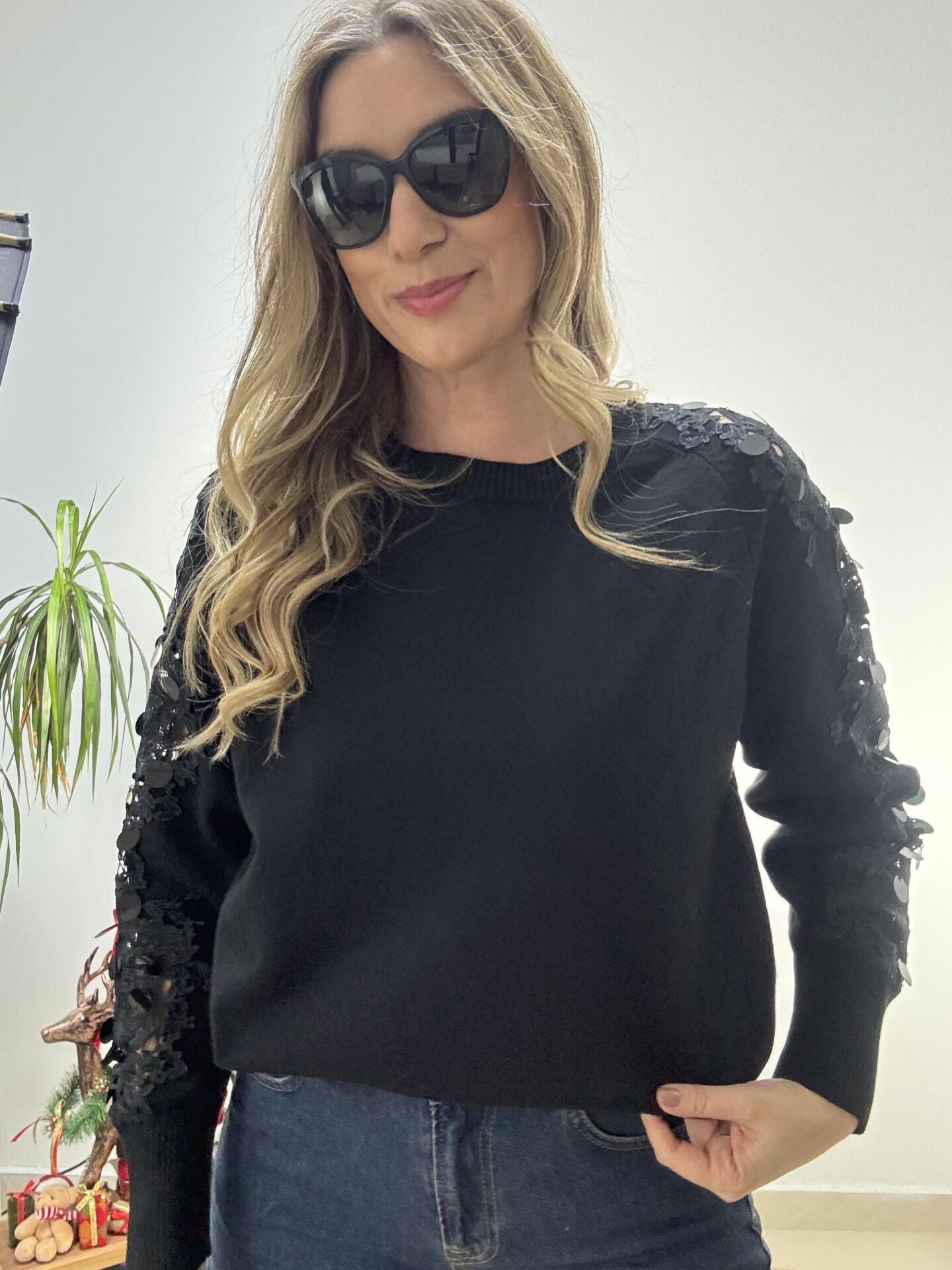 İTHAL KOLLARI DEKOLTE PAYET TRİKO SİYAH / S-M