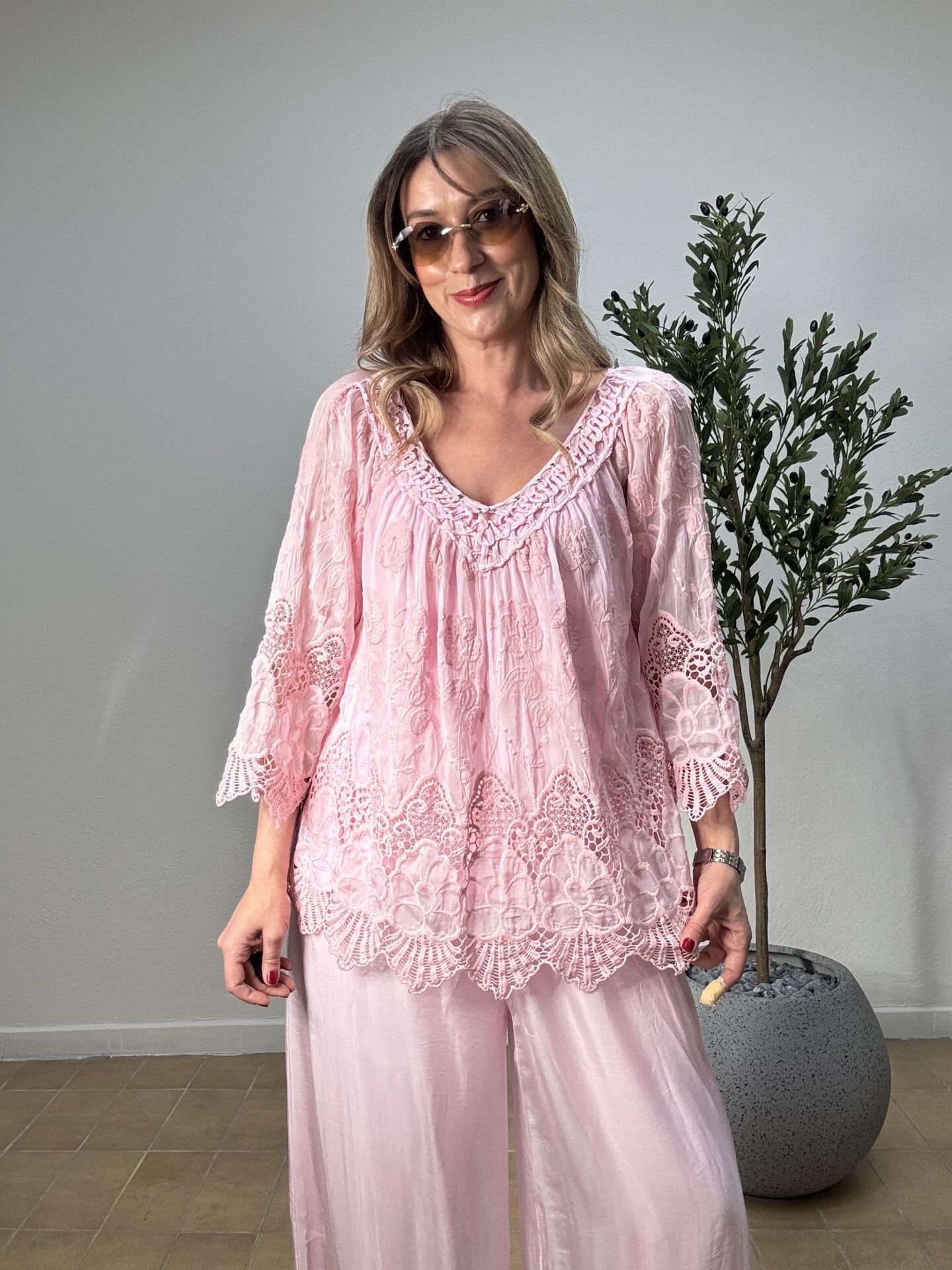 İTHAL YAKADA ZIMBA DETAYLI DANTELLİ İPEK BLUZ 1107 STD - Pembe