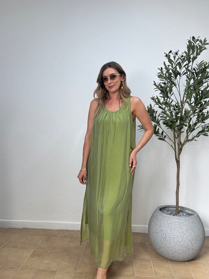 DÜZ DESEN SIFIR KOL İPEK ELBİSE 2568 STD - Yeşil