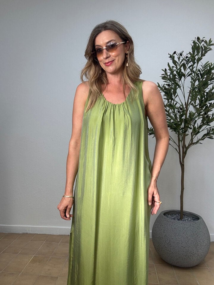 DÜZ DESEN SIFIR KOL İPEK ELBİSE 2568 STD - Yeşil