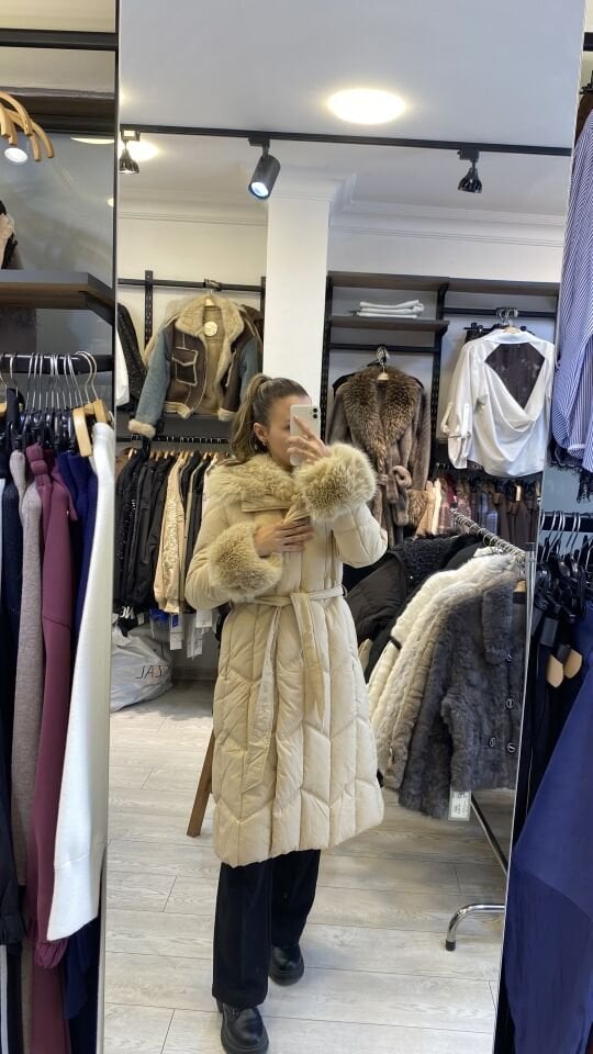 İTHAL UZUN KOLLARI ŞAPKASI KÜRK ŞİŞME MONT BEJ / S