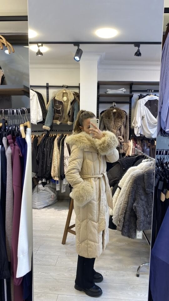 İTHAL UZUN KOLLARI ŞAPKASI KÜRK ŞİŞME MONT BEJ / S