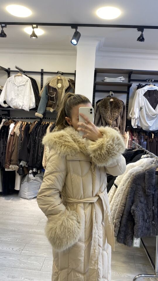 İTHAL UZUN KOLLARI ŞAPKASI KÜRK ŞİŞME MONT BEJ / S