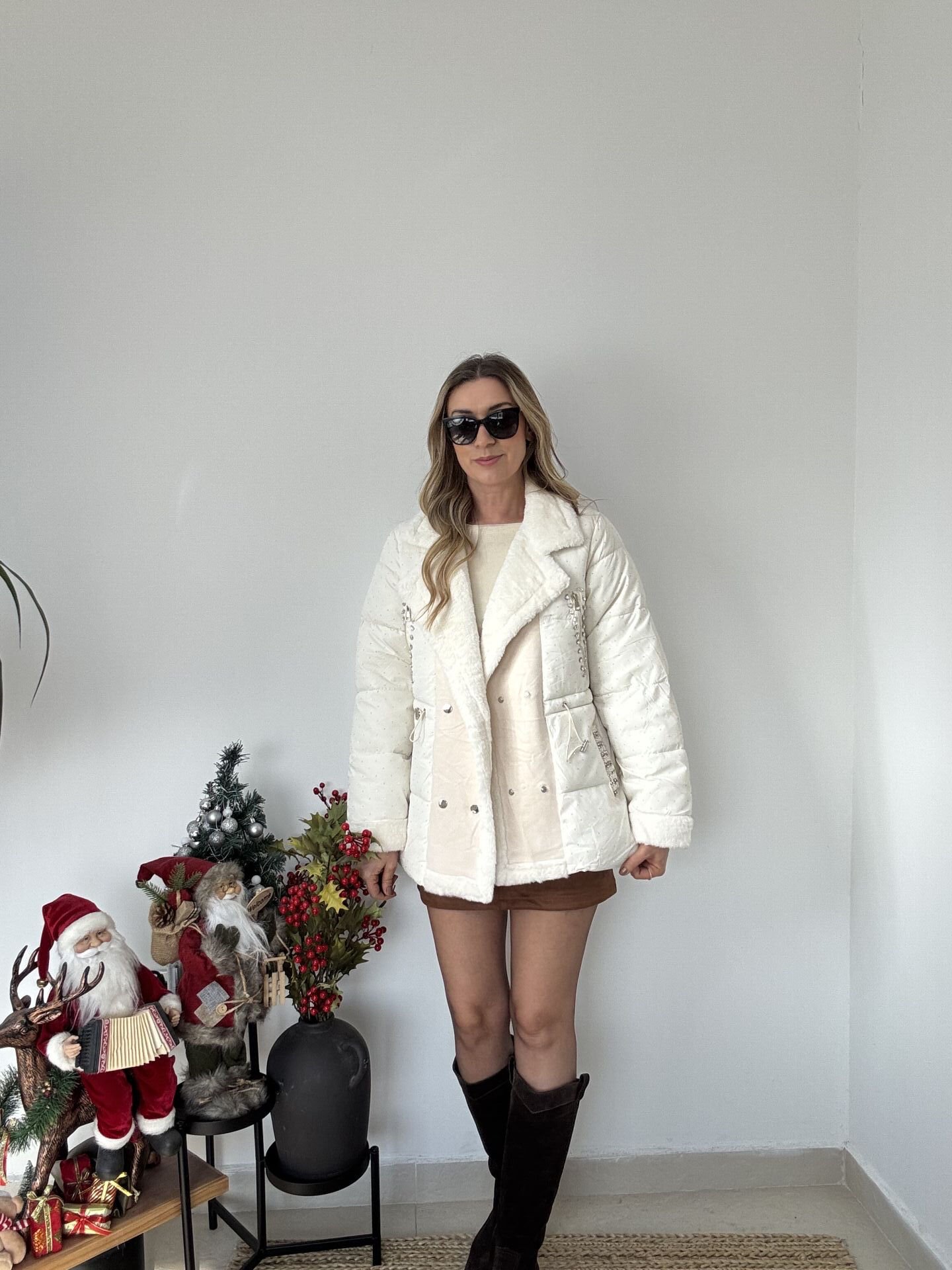 İTHAL FULL TAŞLI YAKASI KÜRK ŞİŞME MONT BEYAZ / STD