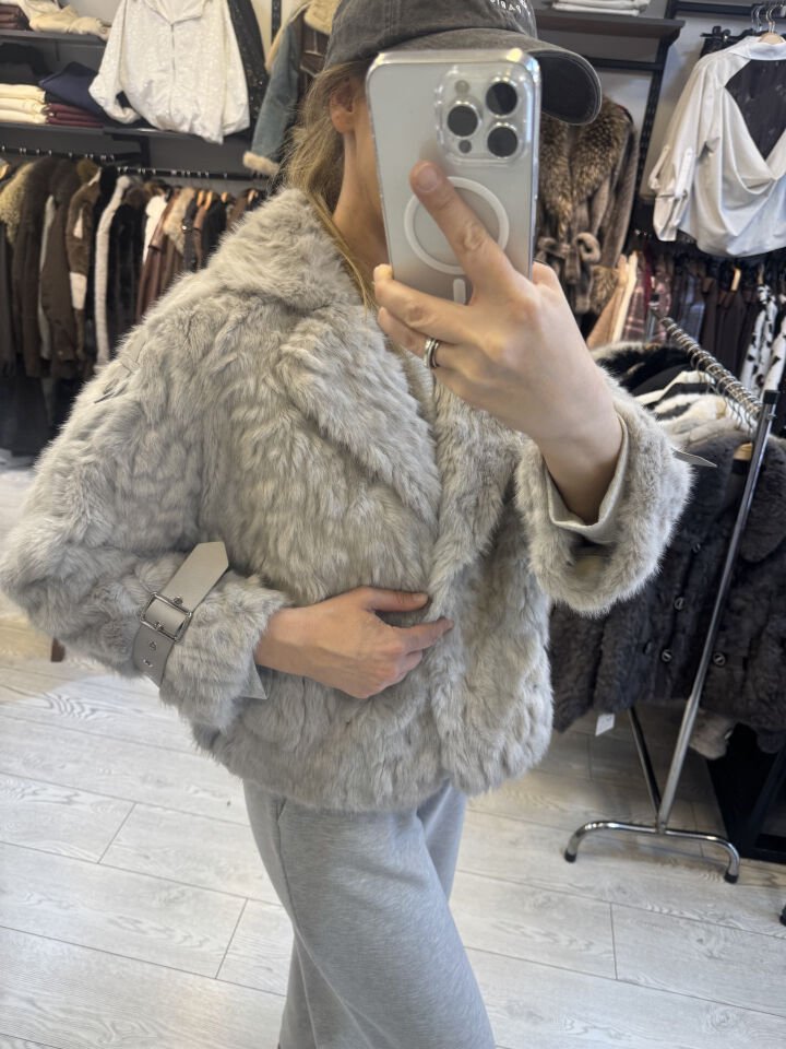 İTHAL CEPLERİ DERİ KISA KÜRK AÇIK GRİ / STD