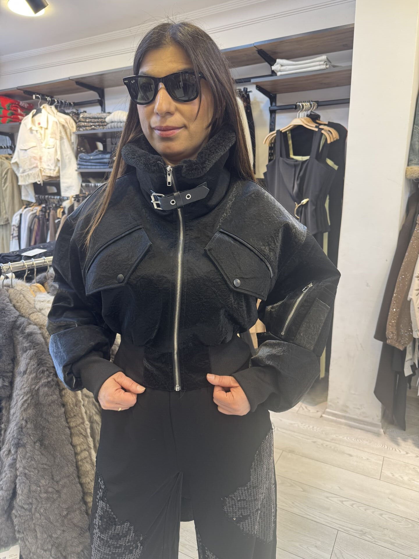 İTHAL NUBUK YAKASI PELUŞ CROP MONT SİYAH / STD