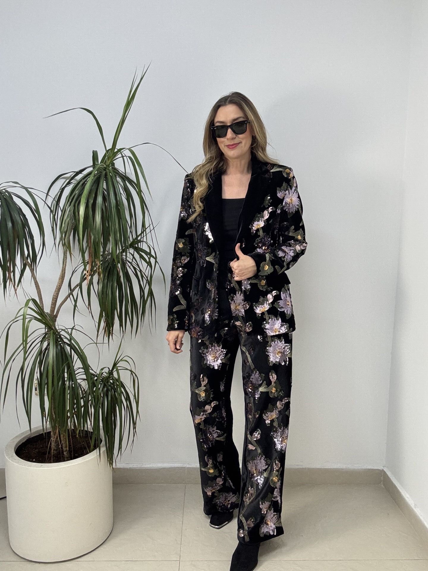 İTHAL PAYETLİ KADİFE CEKETLİ TAKIM SİYAH / S