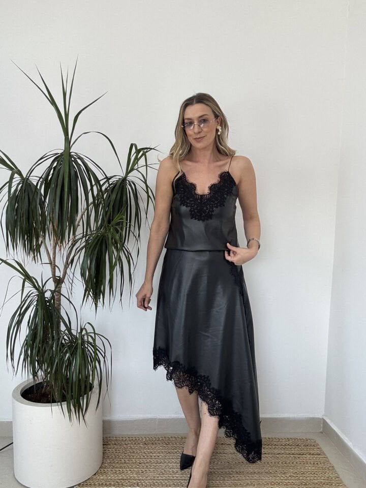 İTHAL ASKILI ETEKLİ DERİ TAKIM SİYAH / STD