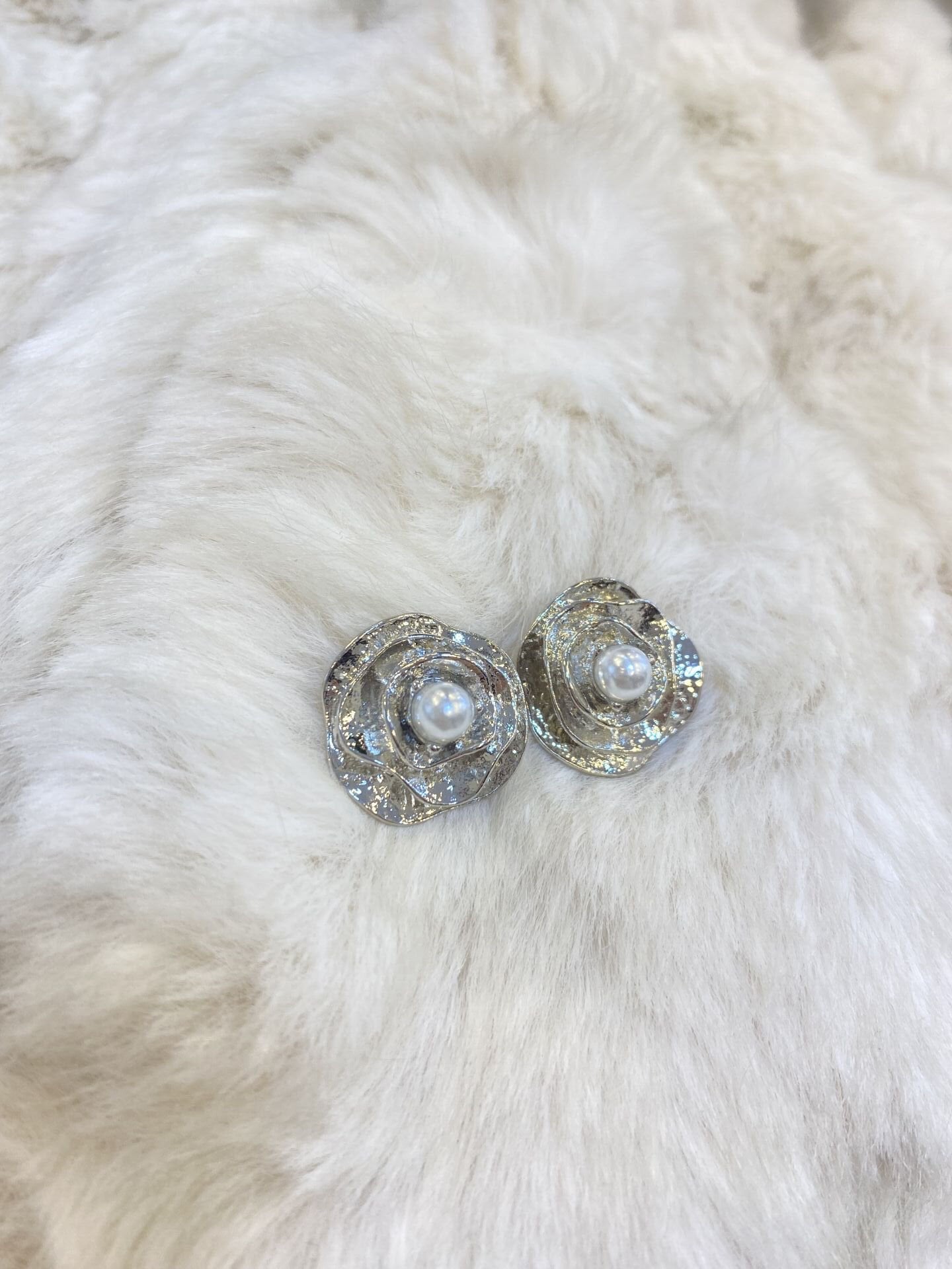 GÜL İNCİ KÜ GÜMÜŞ