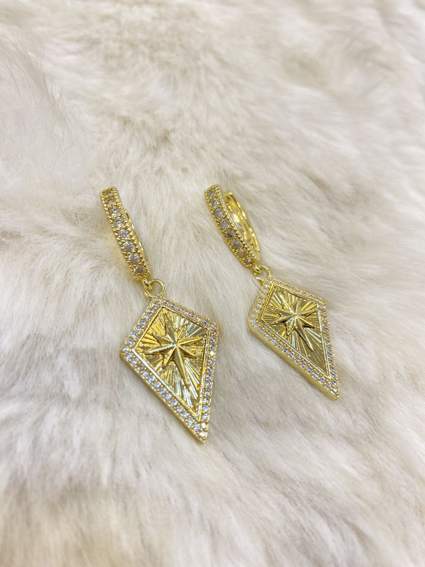 KUTUP YILDIZLI KÜ ALTIN