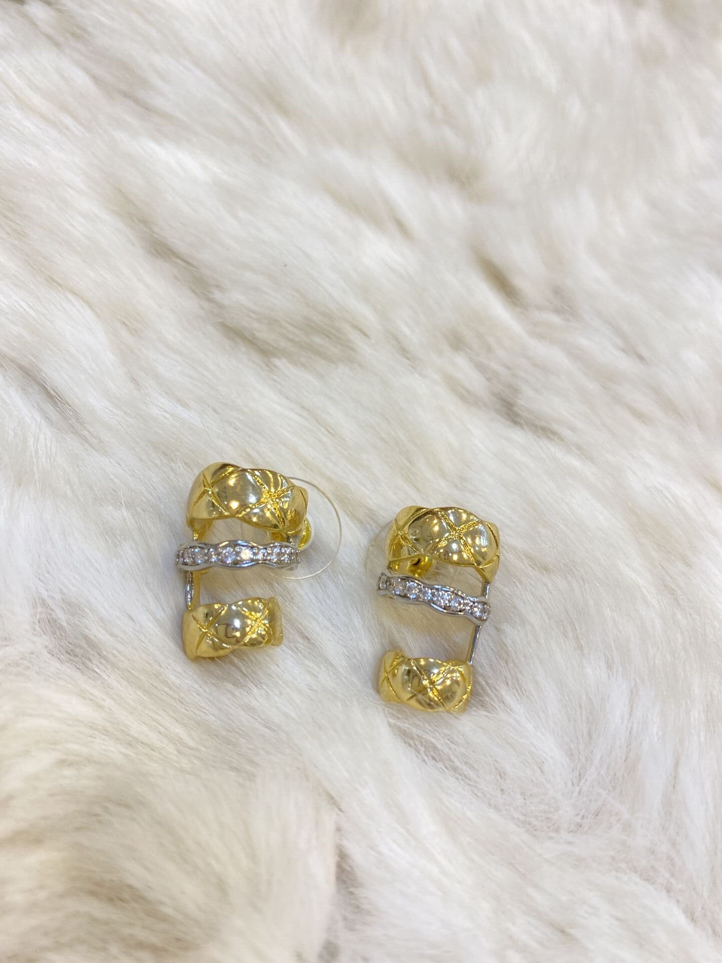 ÜÇLÜ YARIM HALKA KÜ ALTIN