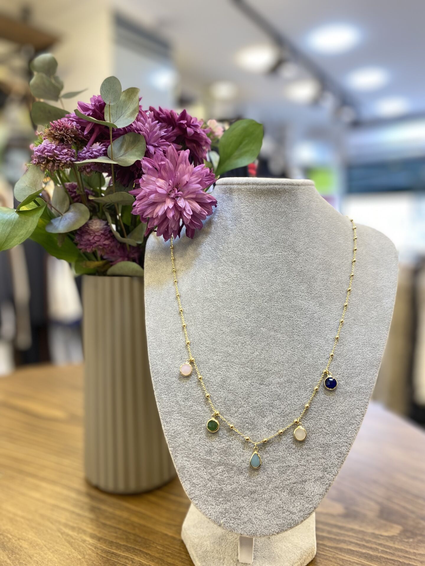 UZUN RENKLİ TAŞ. KO ALTIN