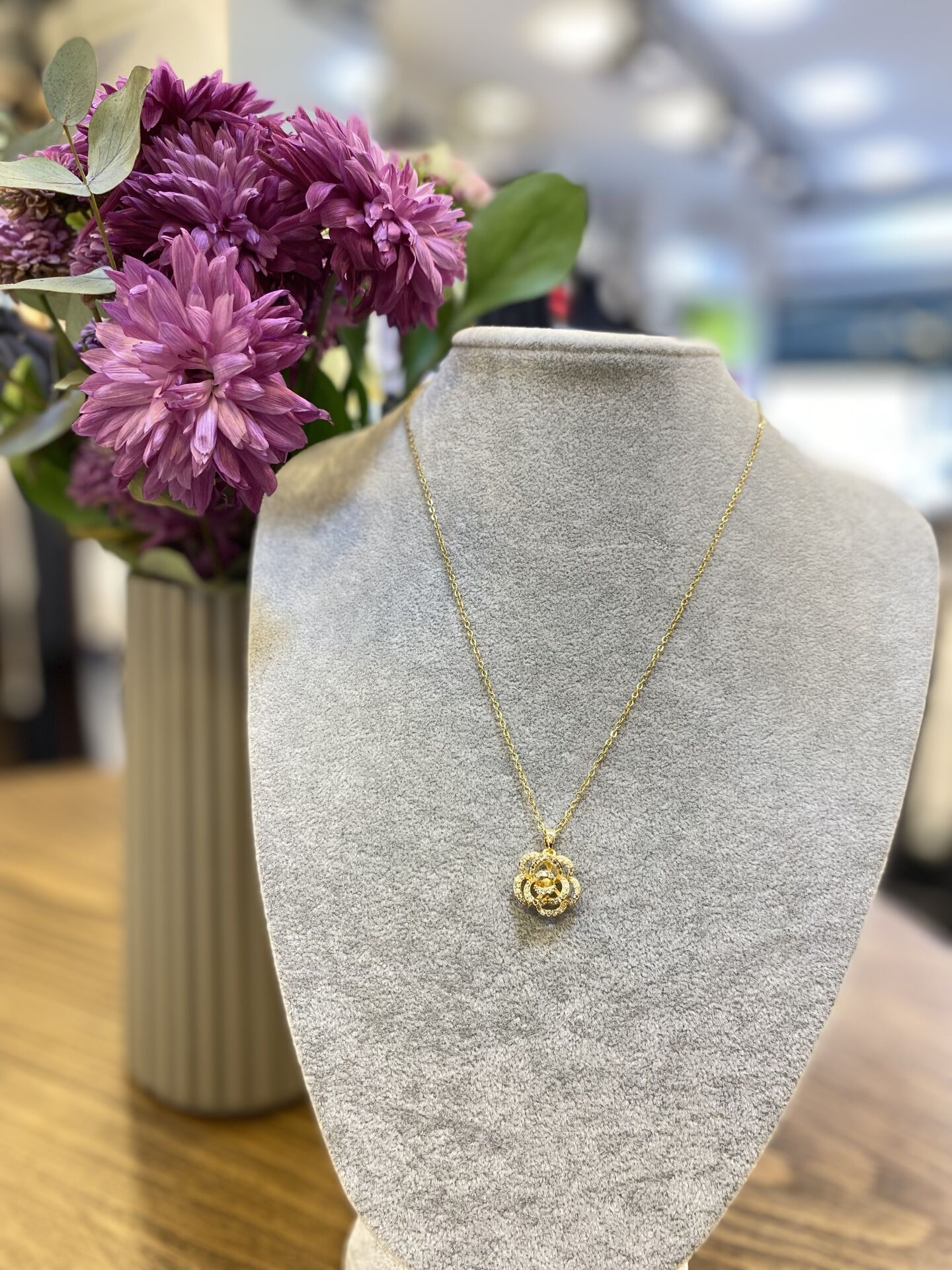 TAŞLI GÜL FİGÜR KO ALTIN